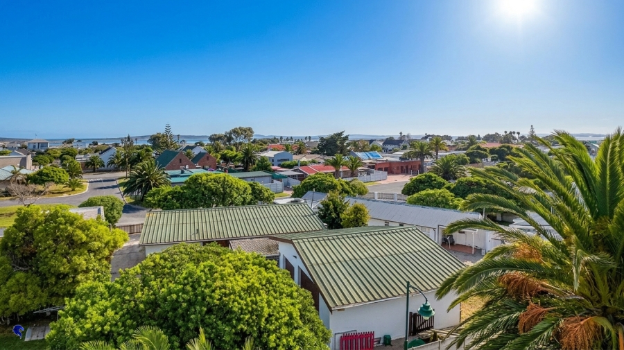 3 Bedroom Property for Sale in Middedorp Western Cape